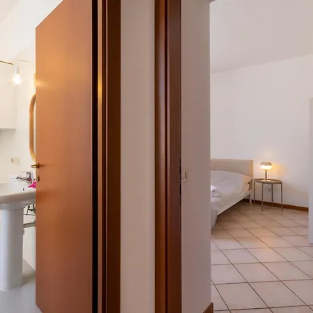 Lauri House Lakeview & Shared Pool - Happy * San Felice del Benaco
