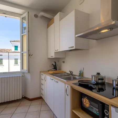 Apartment Lauri House Lakeview & Shared Pool - Happy San Felice del Benaco