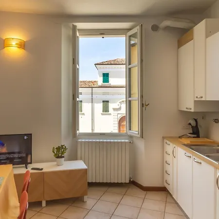 Apartment Lauri House Lakeview & Shared Pool - Happy San Felice del Benaco