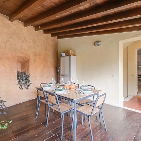 Lauri House Lakeview & Shared Pool - Happy Apartment San Felice del Benaco